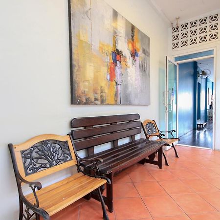 Oyo 1054 Phuket Backpacker Hostel Exterior photo