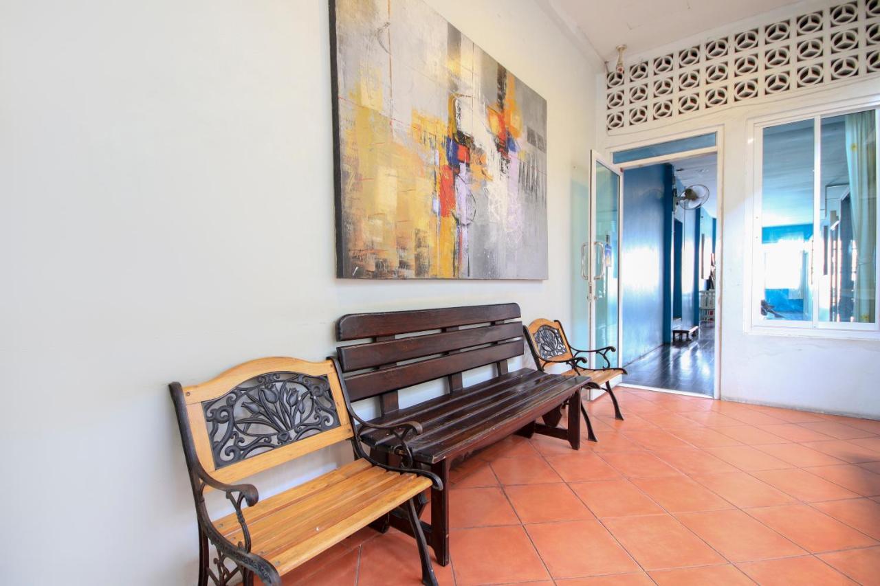 Oyo 1054 Phuket Backpacker Hostel Exterior photo