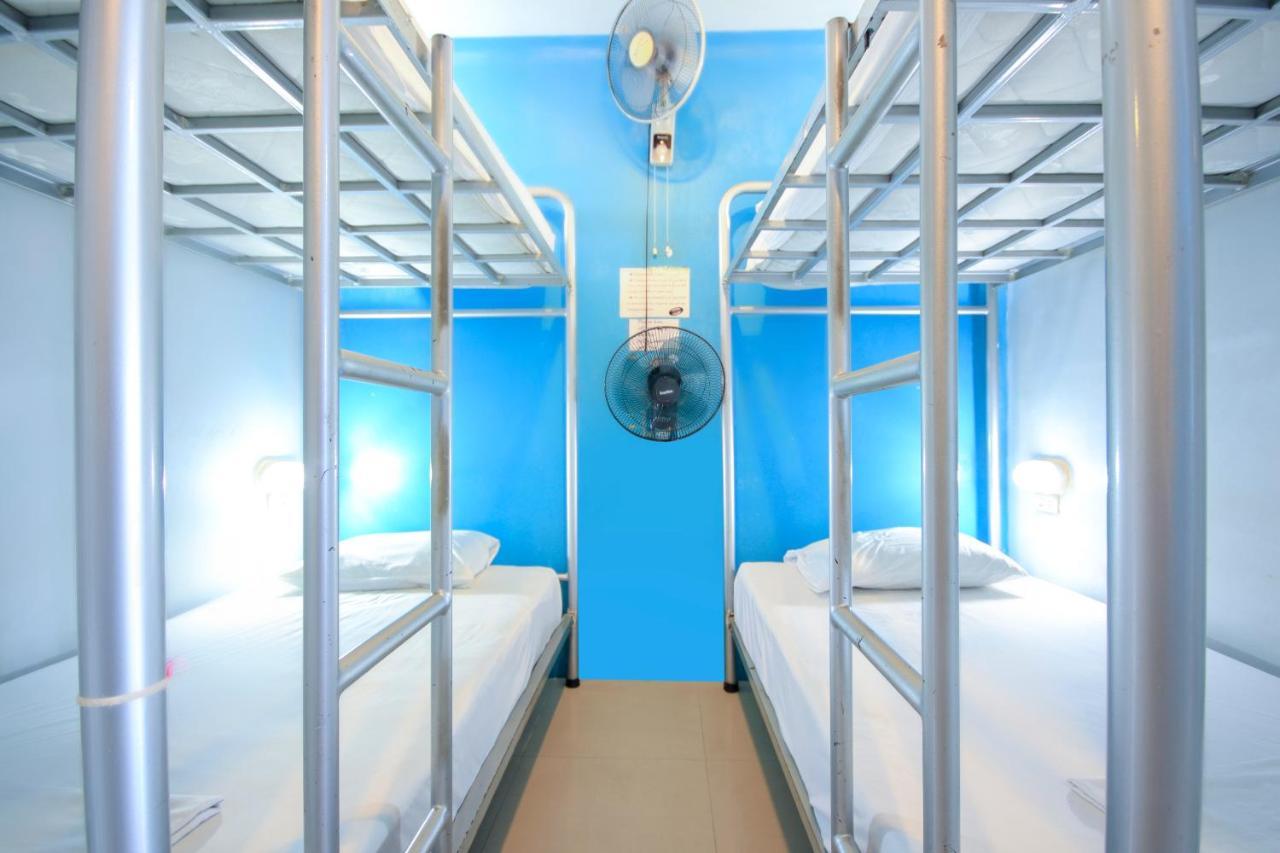Oyo 1054 Phuket Backpacker Hostel Exterior photo