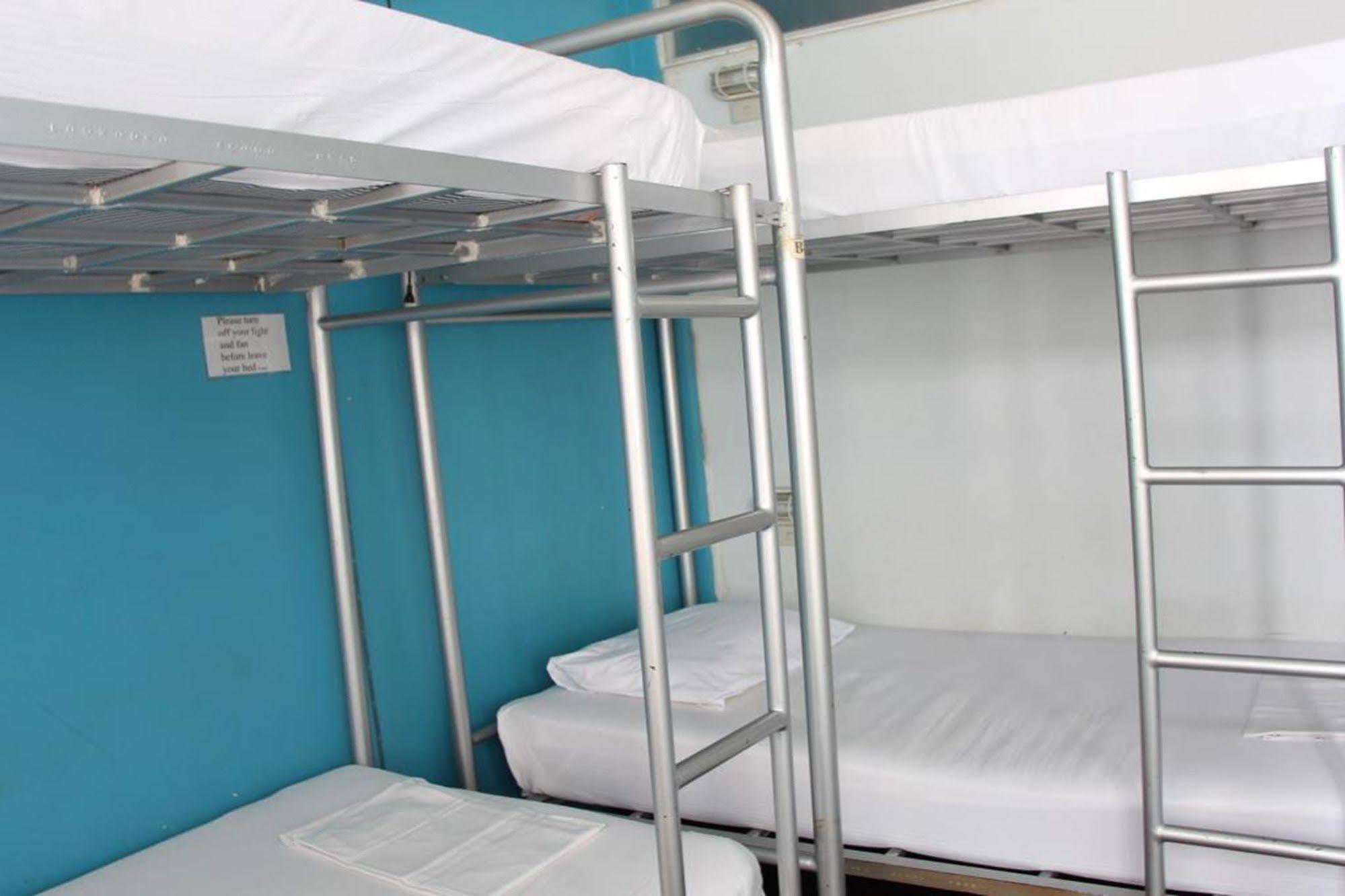 Oyo 1054 Phuket Backpacker Hostel Exterior photo